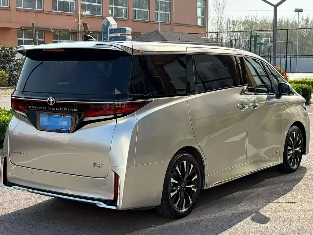 Toyota Vellfire — фото 7
