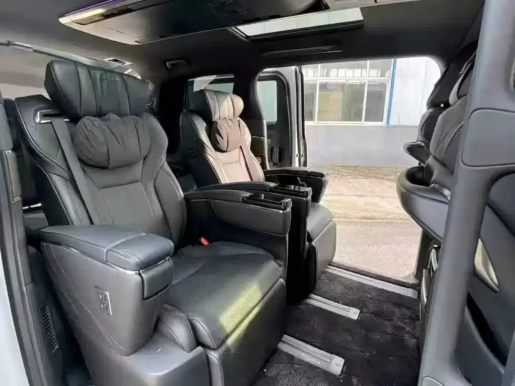 Toyota Vellfire — фото 8