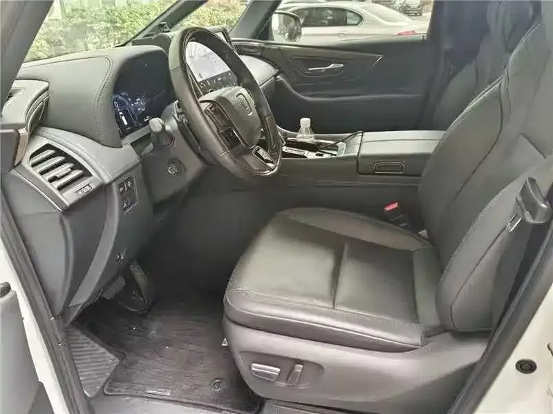 Toyota Vellfire — фото 2