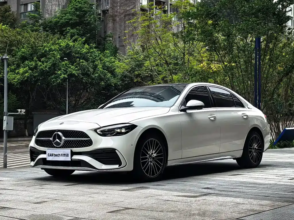 Mercedes-Benz C-Class — фото 1