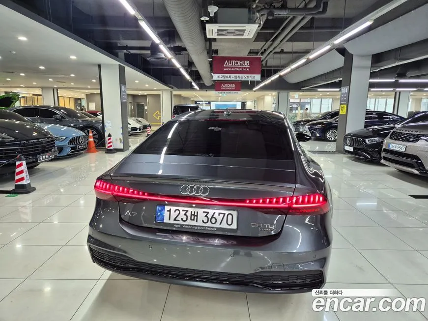 Audi A7 — фото 7