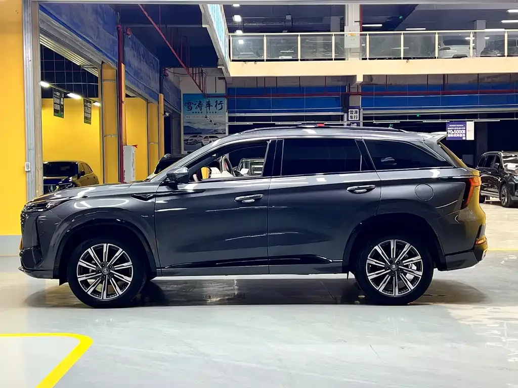 Changan CS75PLUS — фото 2