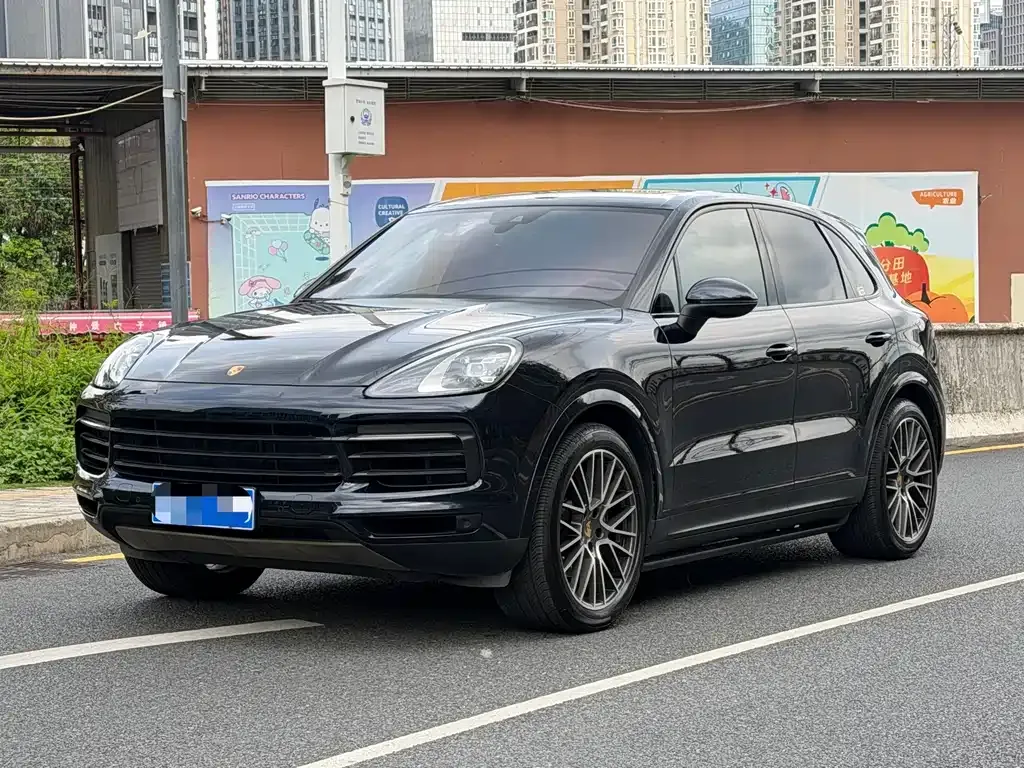 Porsche Cayenne — фото 1