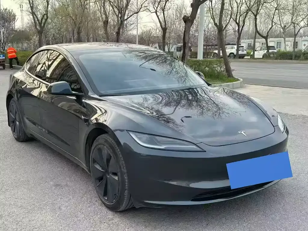 Tesla Model 3 — фото 9