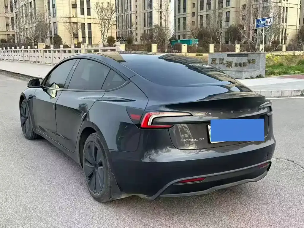 Tesla Model 3 — фото 8