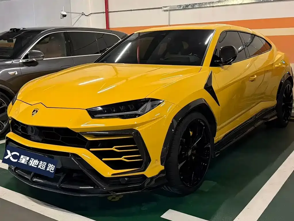Lamborghini Urus — фото 1