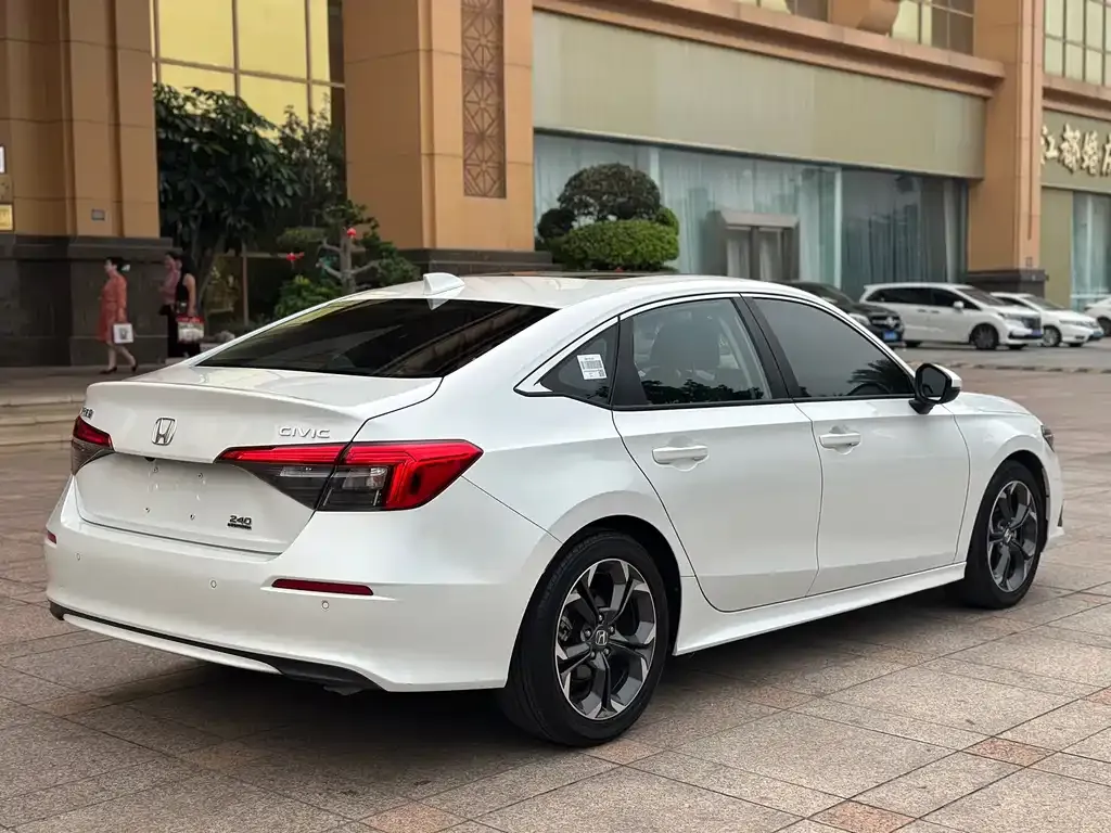 Honda Civic — фото 8