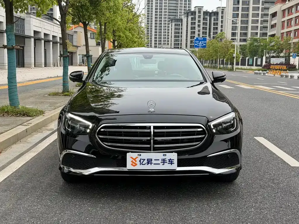 Mercedes-Benz E-Class — фото 5