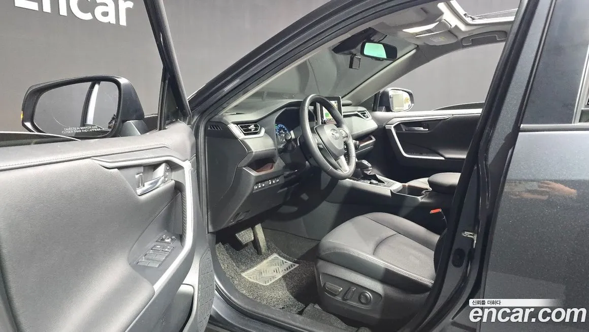 Toyota RAV4 2023 из KR, фото 5