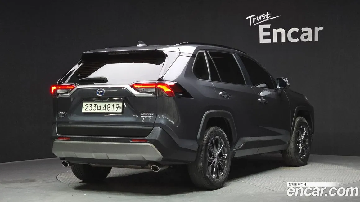 Toyota RAV4 2023 из KR, фото 3