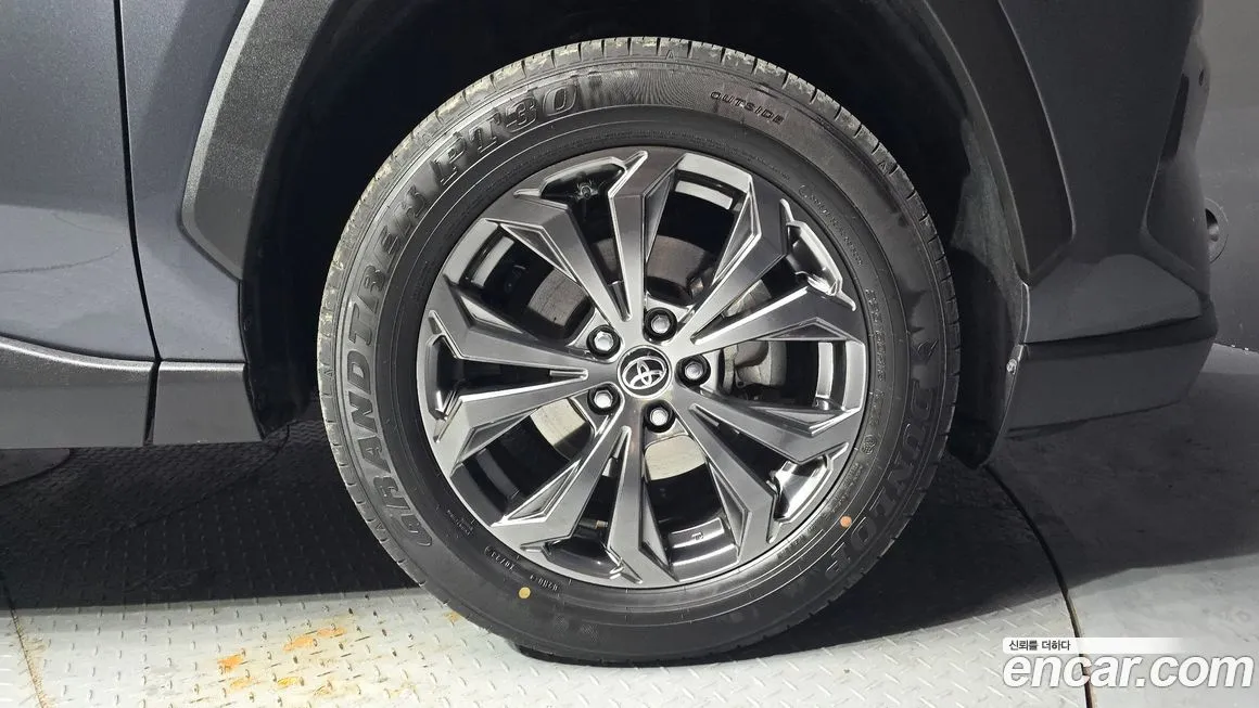 Toyota RAV4 2023 из KR, фото 8