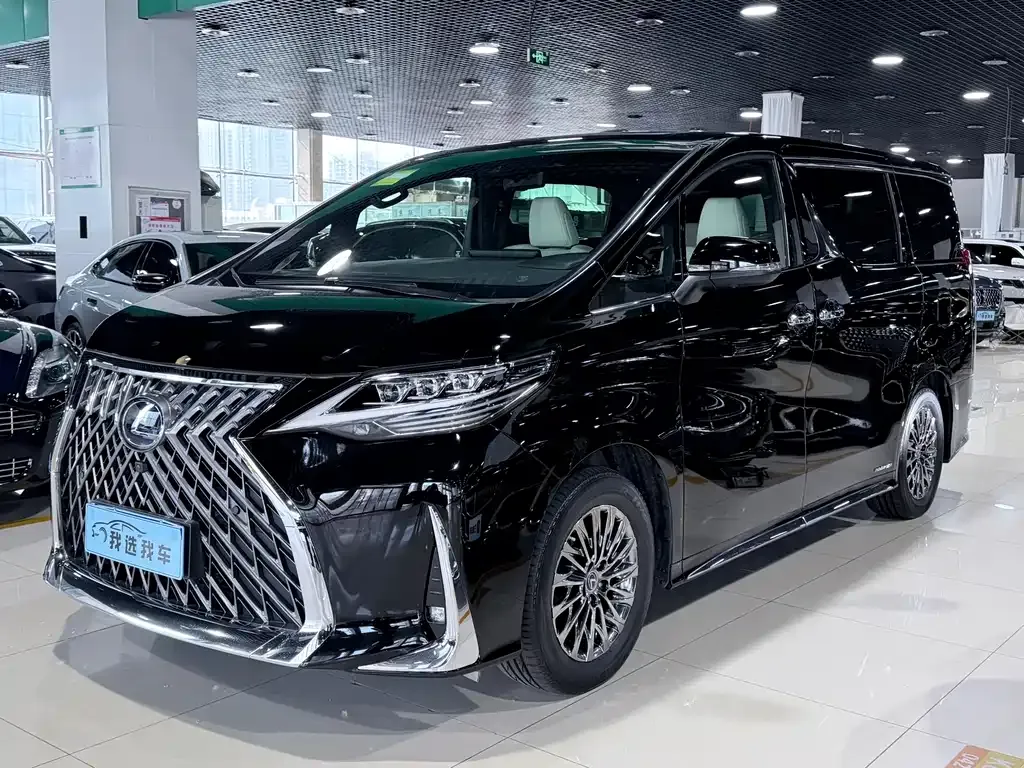 Lexus LM
