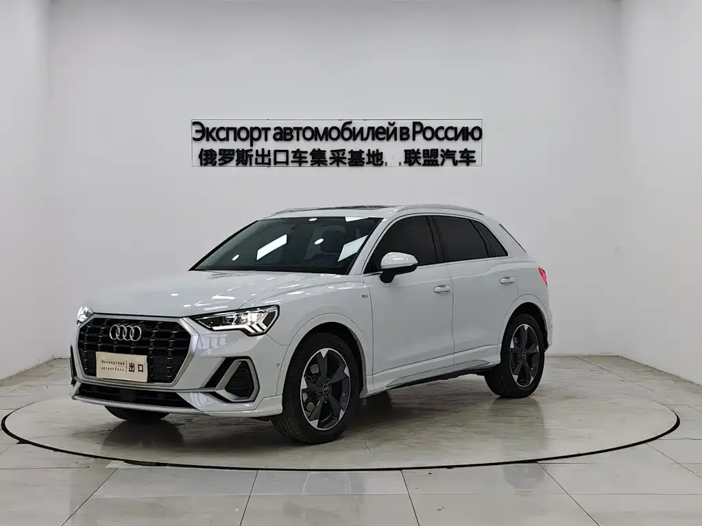 Audi Q3 — фото 1