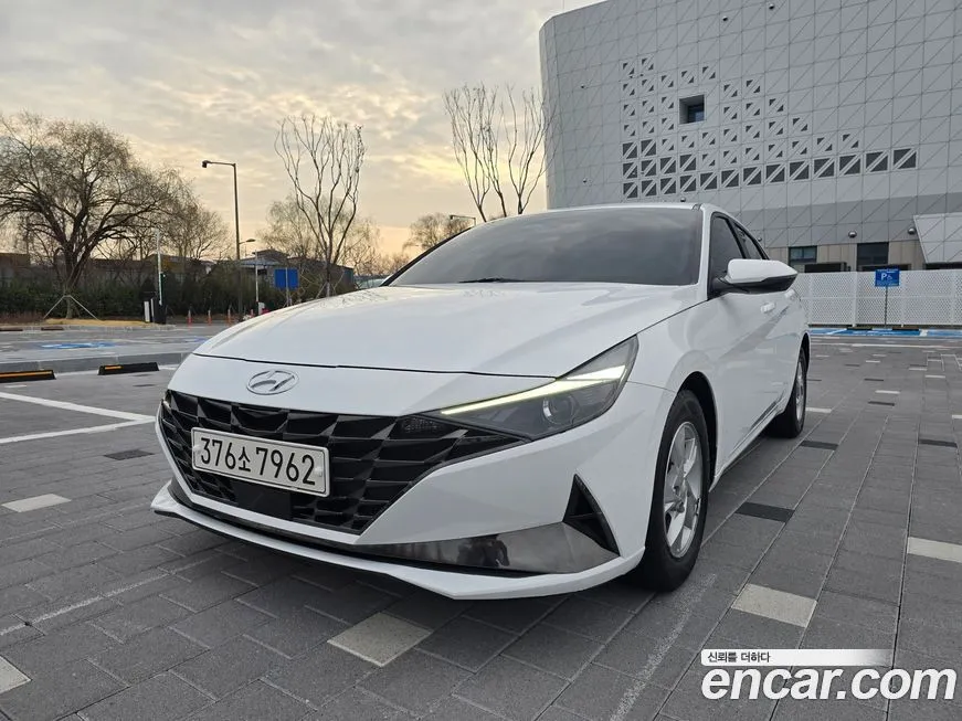 Hyundai AVANTE — фото 1