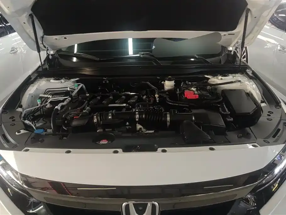 Honda Accord — фото 8