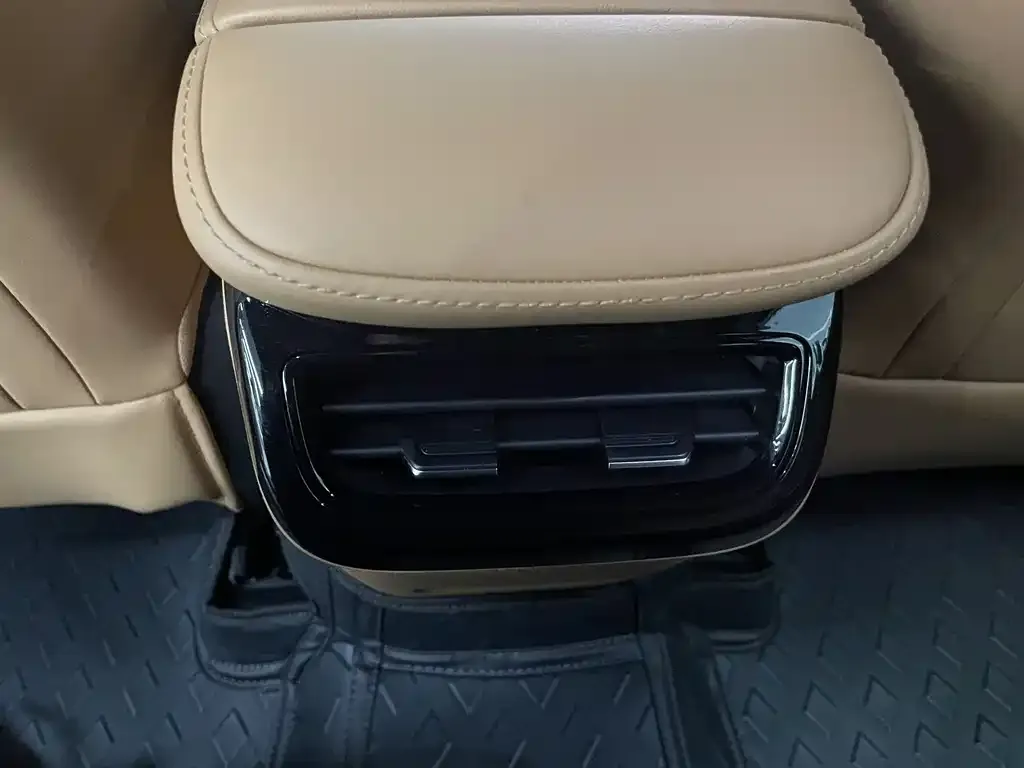 Geely Galaxy L7 — фото 4