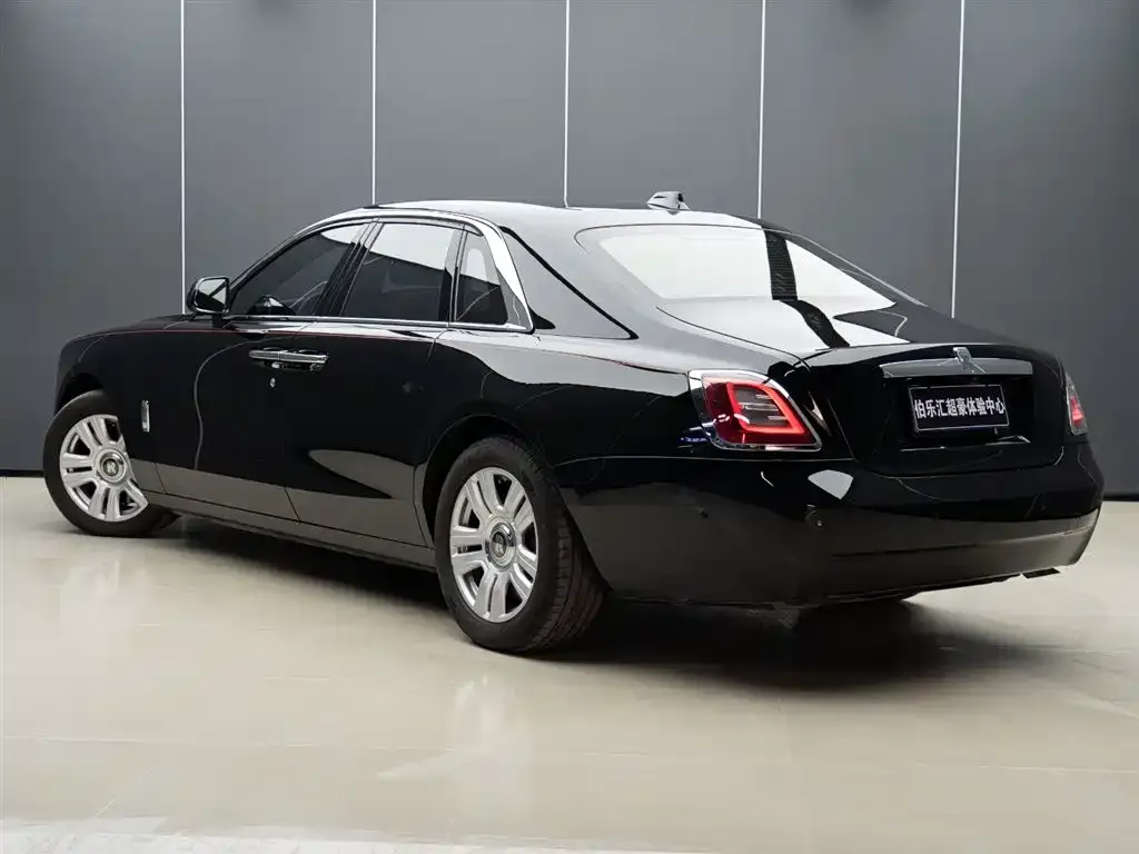 Rolls-Royce Ghost — фото 7