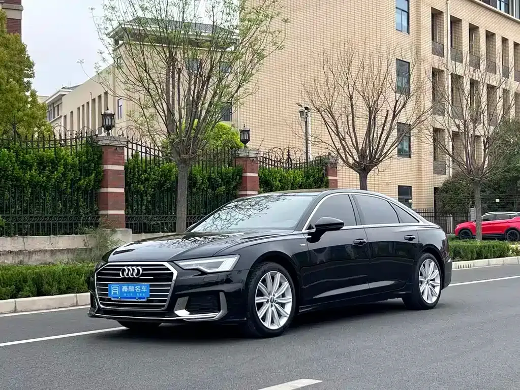 Audi A6L — фото 1