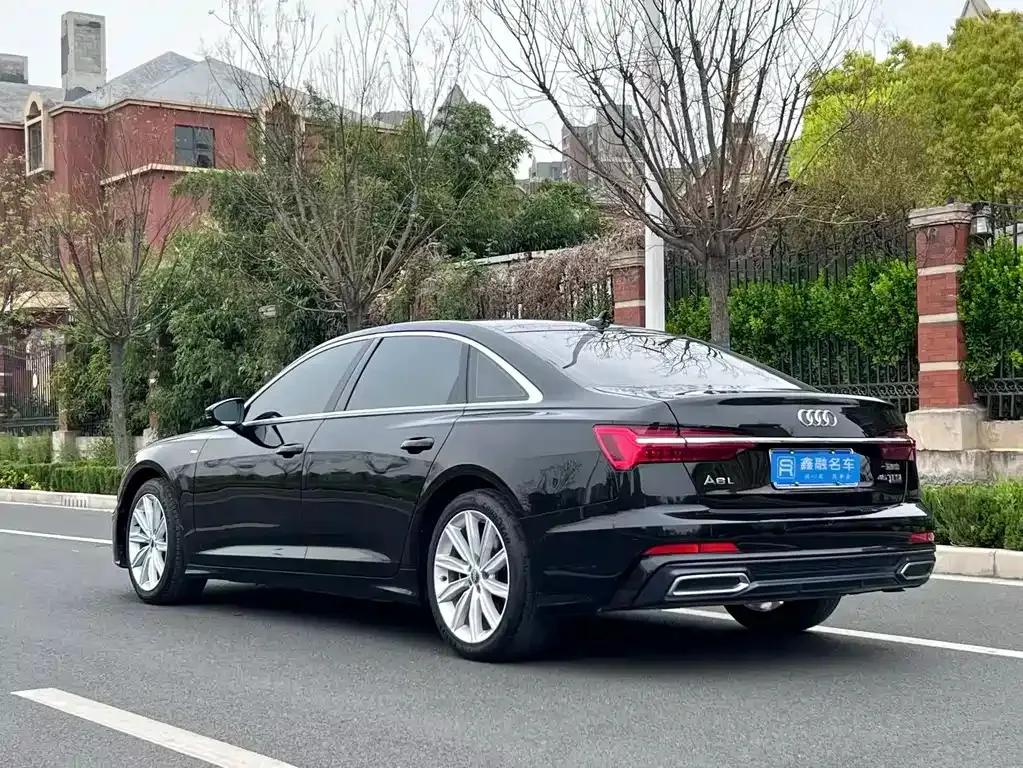Audi A6L — фото 5