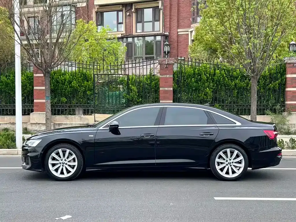 Audi A6L — фото 10