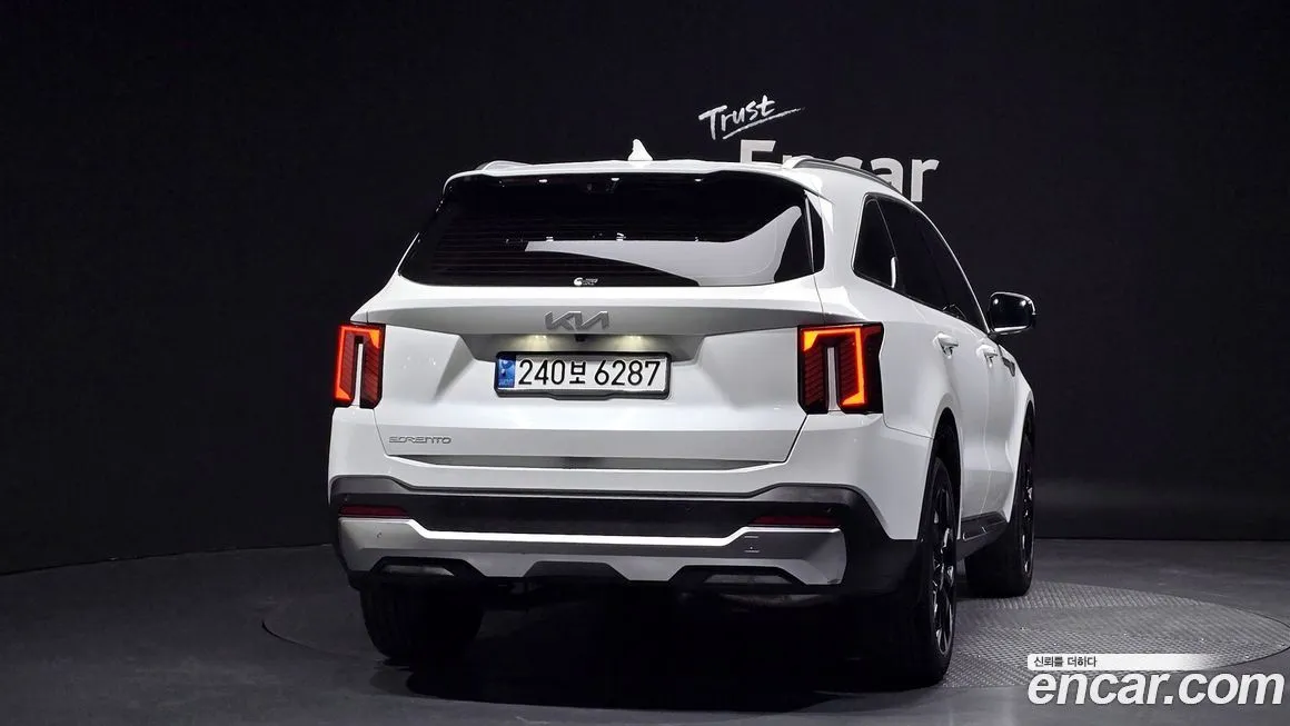 Kia Sorento — фото 9