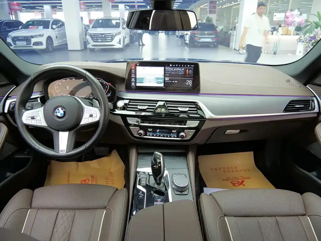 BMW 5 Series — фото 10