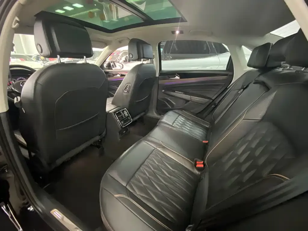 Volkswagen Passat — фото 2
