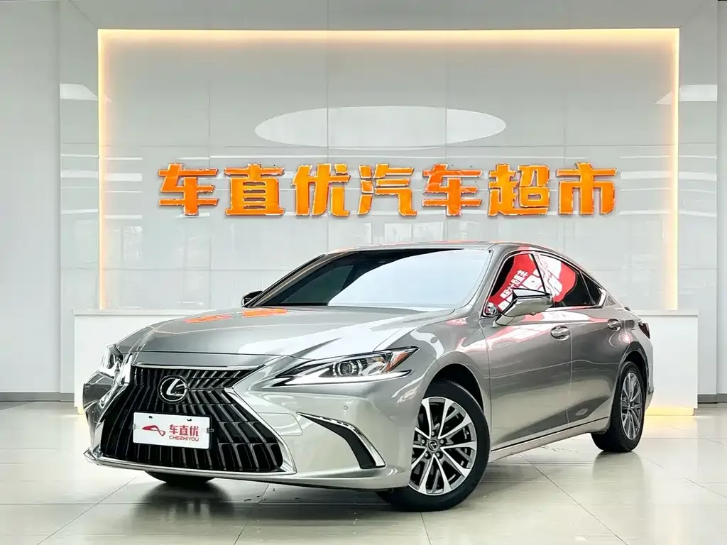 Lexus ES — фото 1