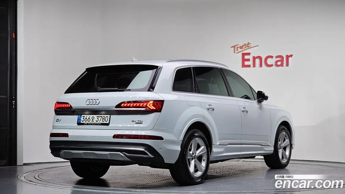 Audi Q7 2021 из KR, фото 3