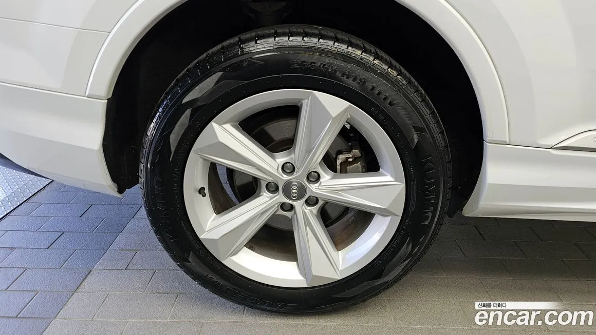 Audi Q7 2021 из KR, фото 5
