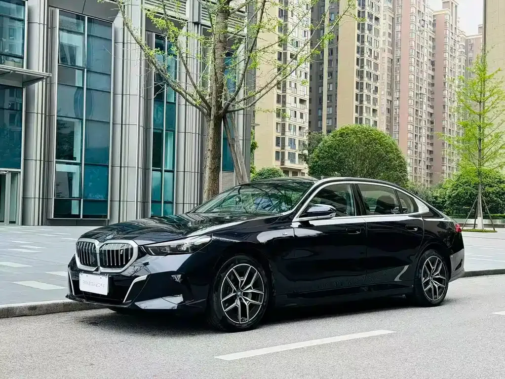 BMW i5 — фото 1
