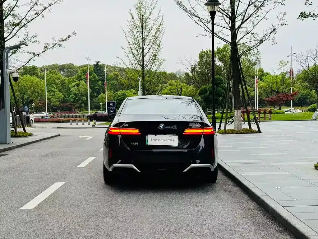 BMW i5 — фото 10