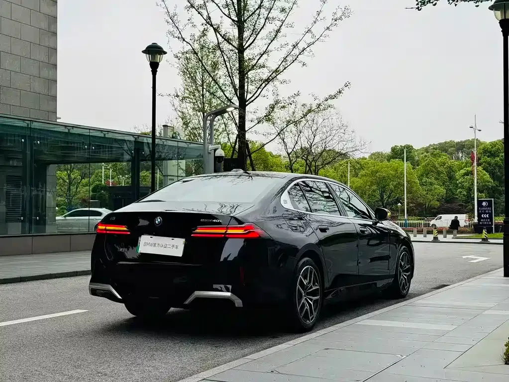 BMW i5 — фото 4