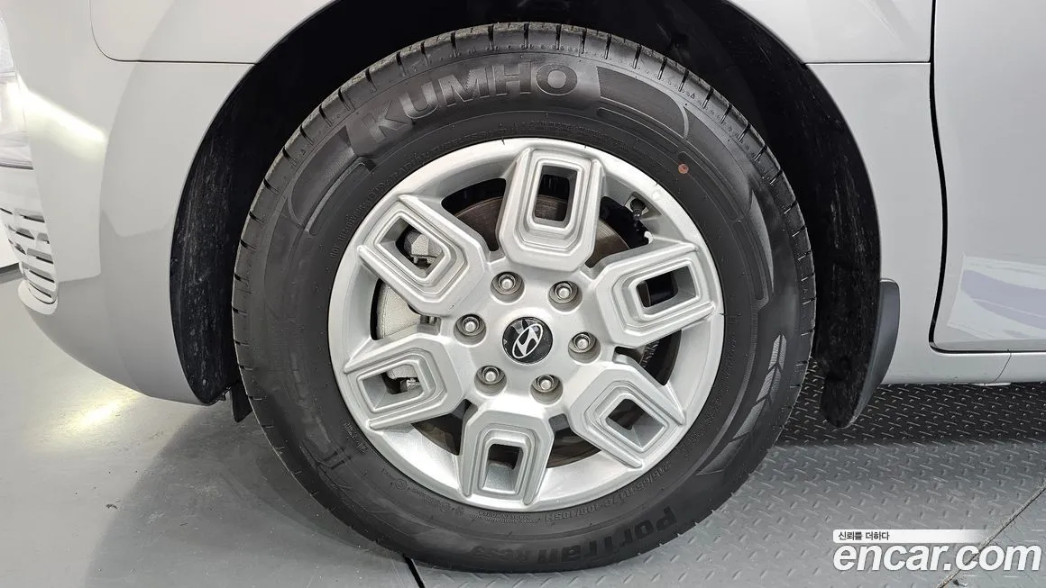 Hyundai Staria — фото 3