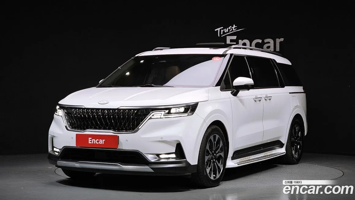 Kia Carnival — фото 1