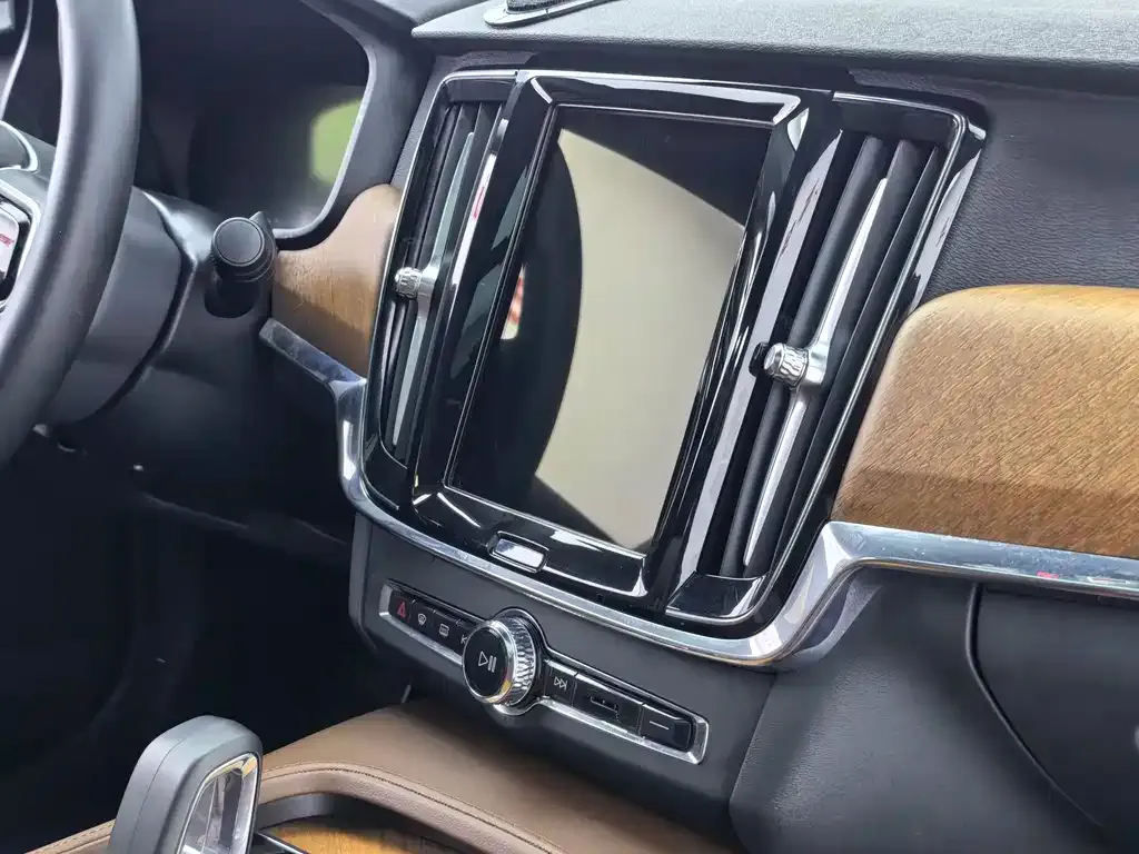 Volvo S90 — фото 7