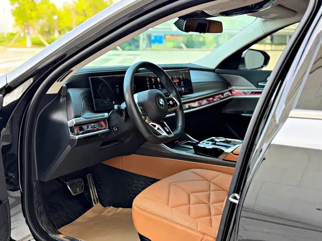 BMW 7 Series 2024 из CN, фото 7