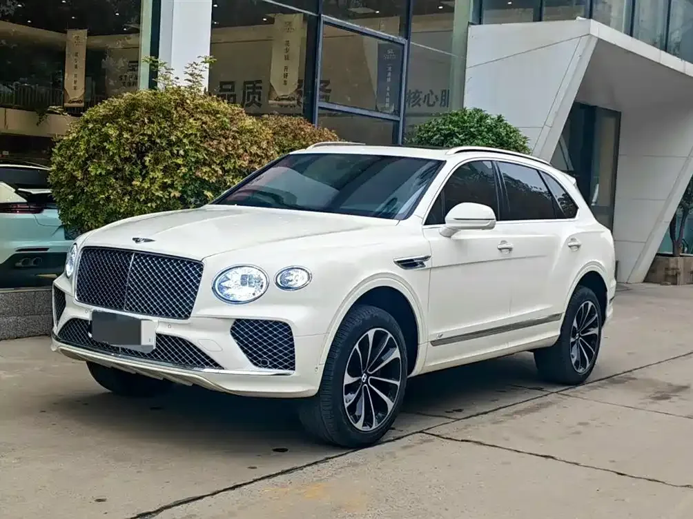 Bentley Bentayga — фото 1