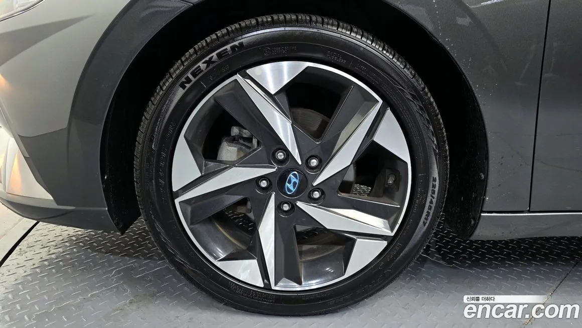 Hyundai AVANTE — фото 3
