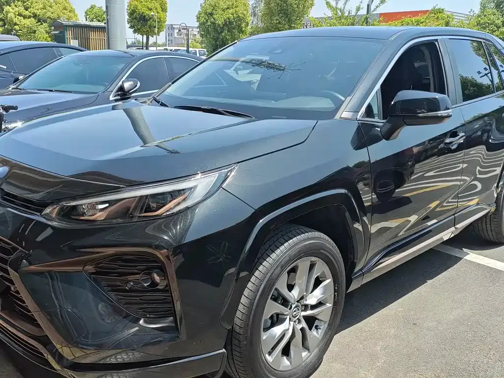 Toyota Wildlander — фото 1