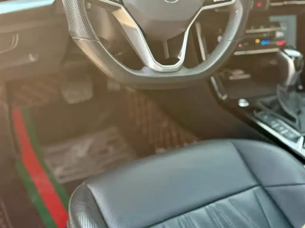 Volkswagen Passat New Energy — фото 2
