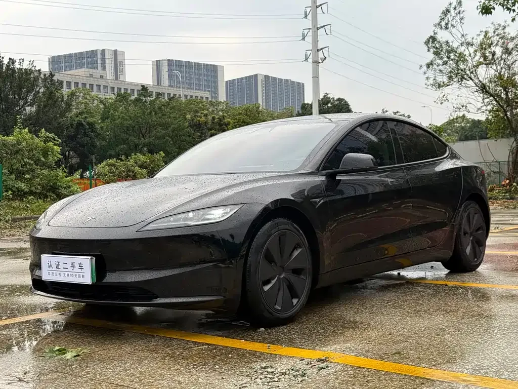 Tesla Model 3 — фото 8