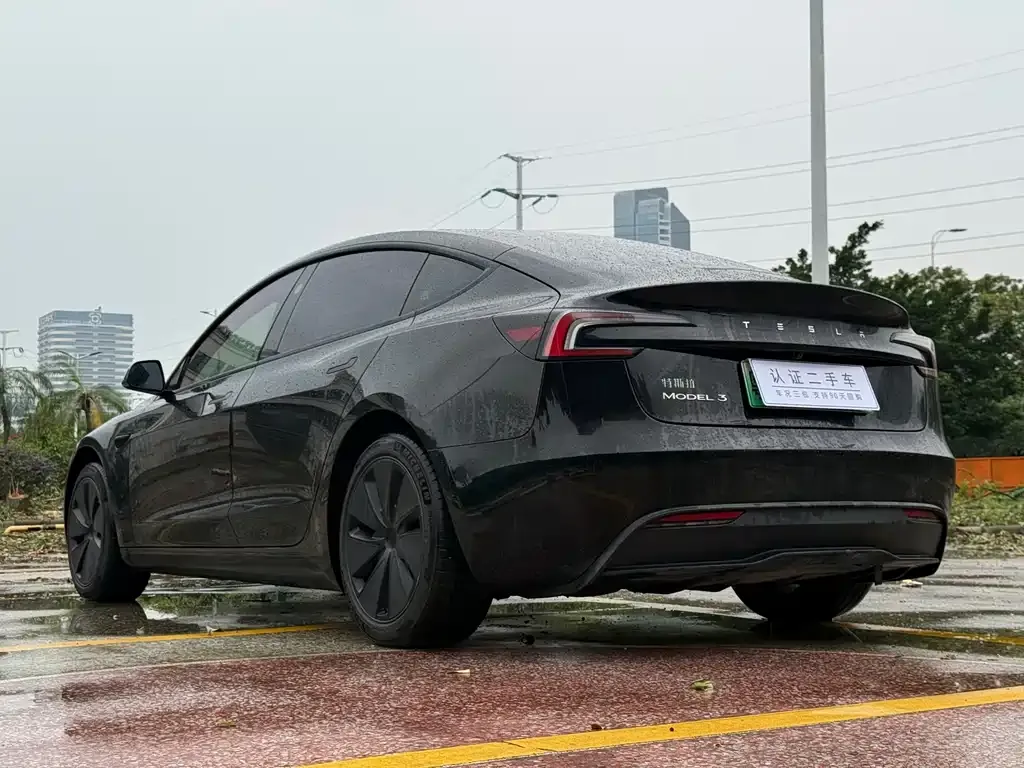 Tesla Model 3 — фото 6