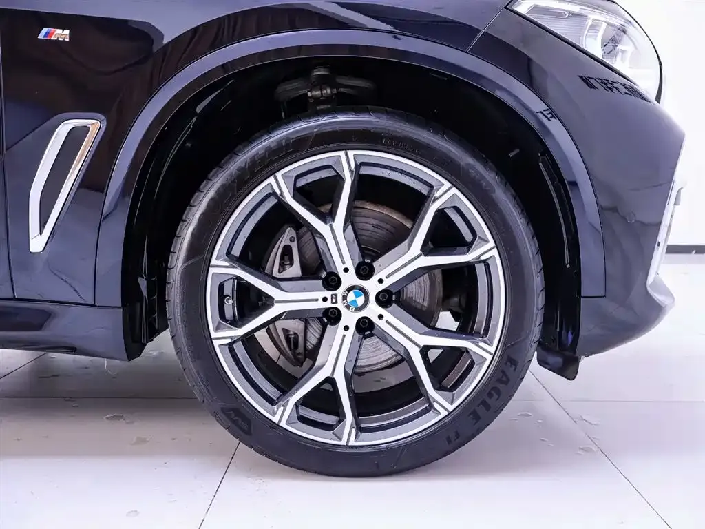 BMW X5 — фото 9