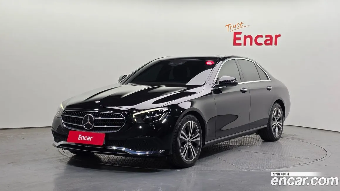 Mercedes-Benz E-Class — фото 1