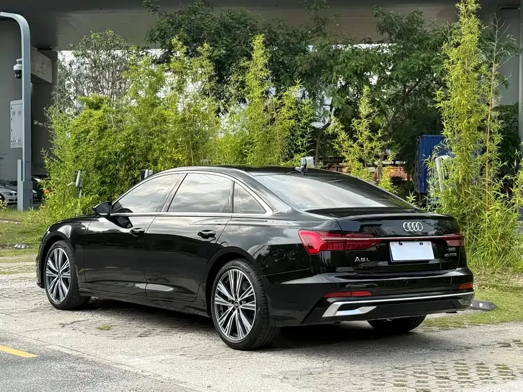 Audi A6L — фото 8