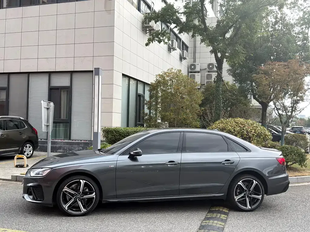 Audi A4L 2024 из CN, фото 7