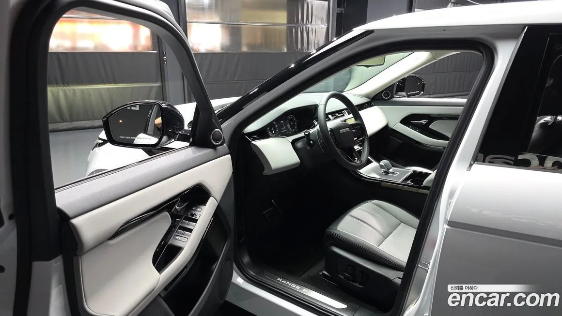 Land Rover Range Rover Evoque — фото 4