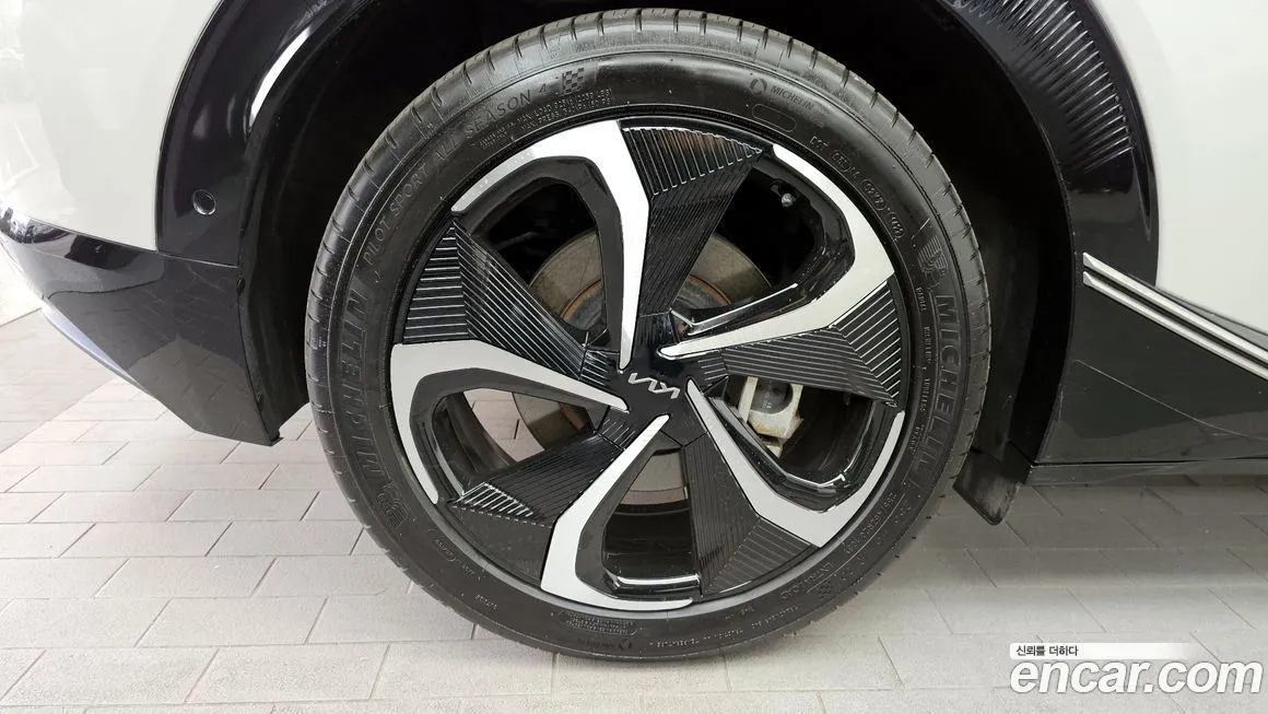 Kia EV6 — фото 6