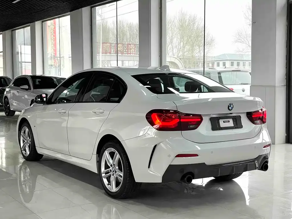 BMW 1 Series 2023 из CN, фото 9